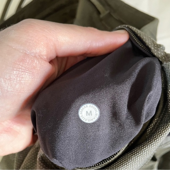 Lululemon T.H.E. Short 9" Linerless Shorts Size Medium - Picture 10 of 10